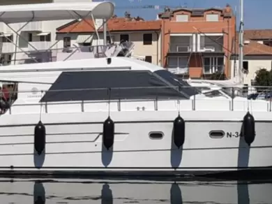 Yacht charter Siracusa - Raffaelli Tempest fly 43 on SamBoat