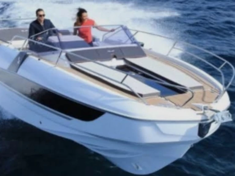 Motorboat to hire Toulon at the best price