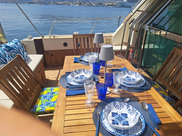 Motorboat to hire Palermo at the best price