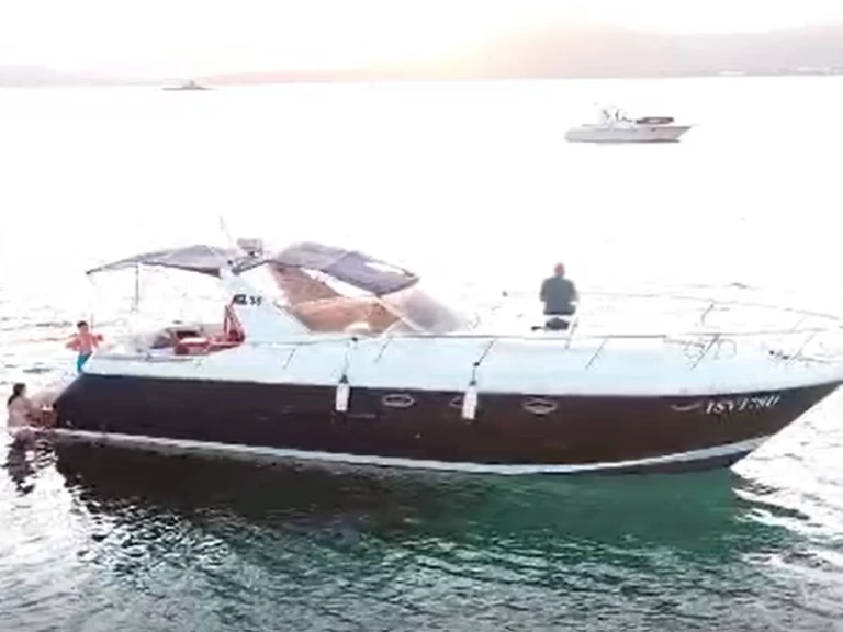 Hire a Azimut AZIMUT 38 Alghero