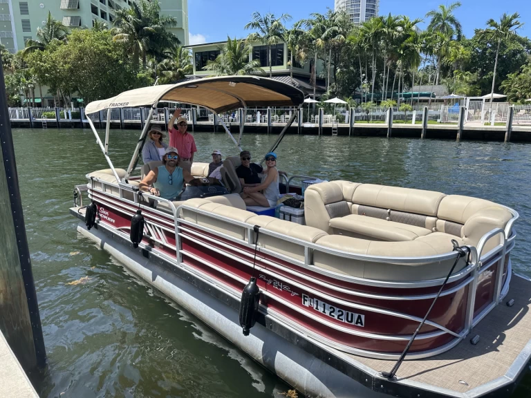 Yacht hire Fort Lauderdale cheap DLX 24 Party Barge