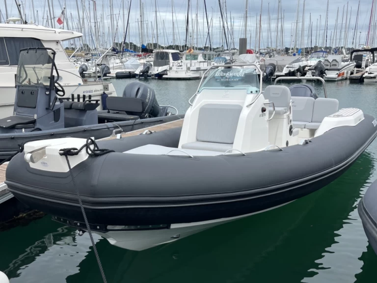 Hire a Zodiac Medline 7.5 La Trinité-sur-Mer