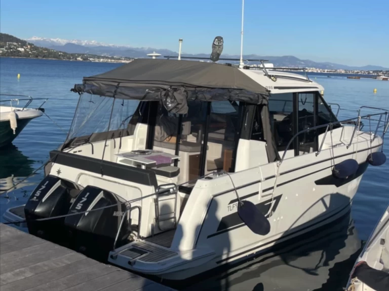 Hire Motorboat with or without skipper Jeanneau Mandelieu-la-Napoule