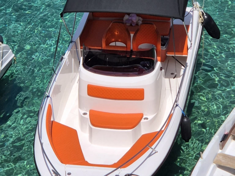 Hire a Cap755cc Cap755cc Makarska