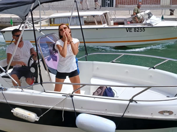 Motorboat to hire Venice at the best price
