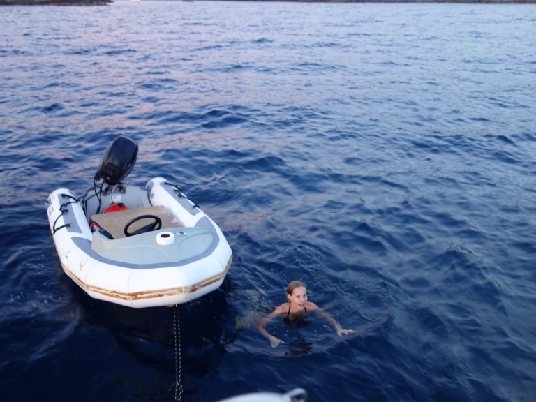 Charter a Herbulot Beaufort 14 in Hyères on Samboat