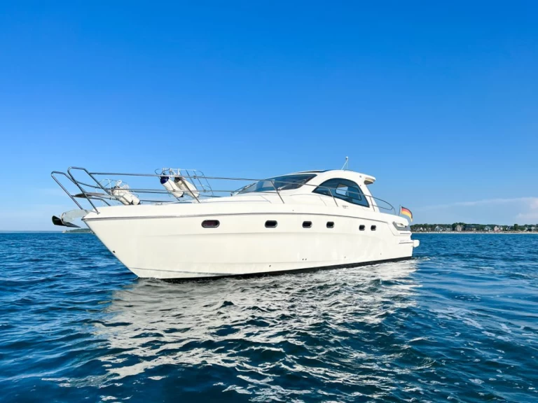 Luxury Yacht to hire Neu Travemünde at the best price