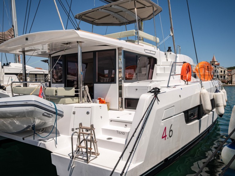Hire Catamaran Bali with a boat licence