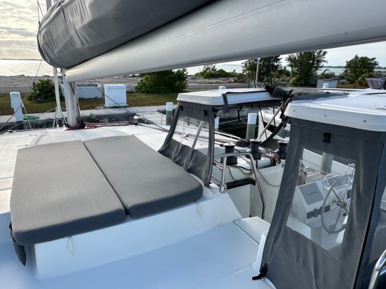 Catamaran to hire Annapolis at the best price