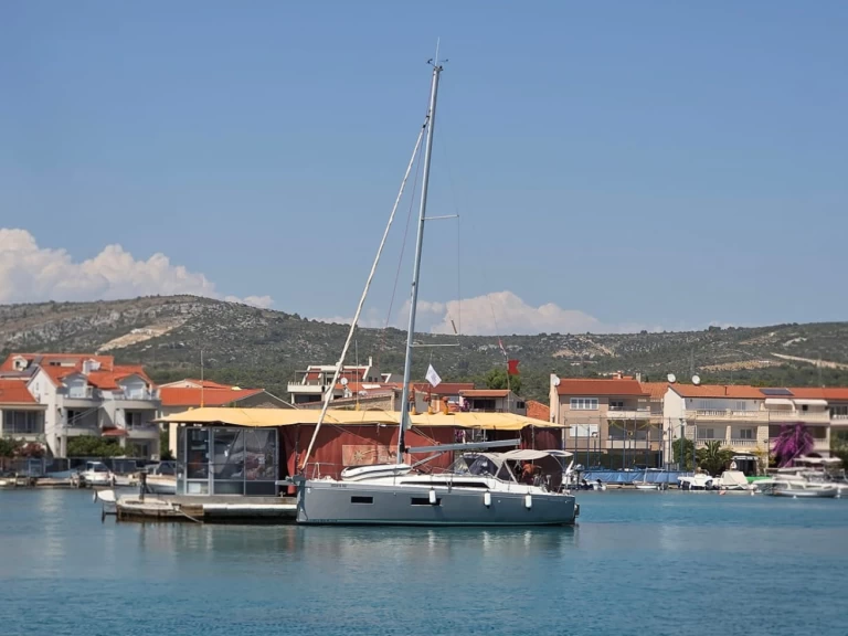 Sailboat to hire Rogoznica at the best price