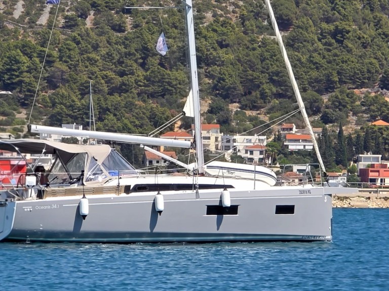 Yacht charter Rogoznica - Bénéteau Oceanis 34.1 on SamBoat