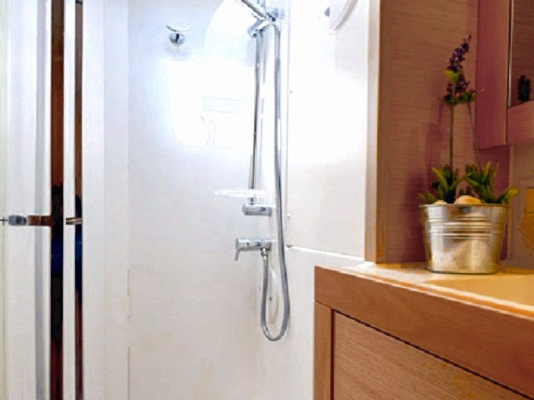 Yacht hire Néa Péramos cheap Lagoon 39