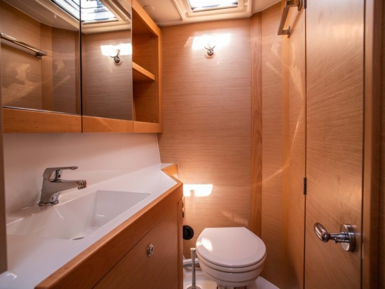 Catamaran hire in Néa Péramos - Lagoon Lagoon 39