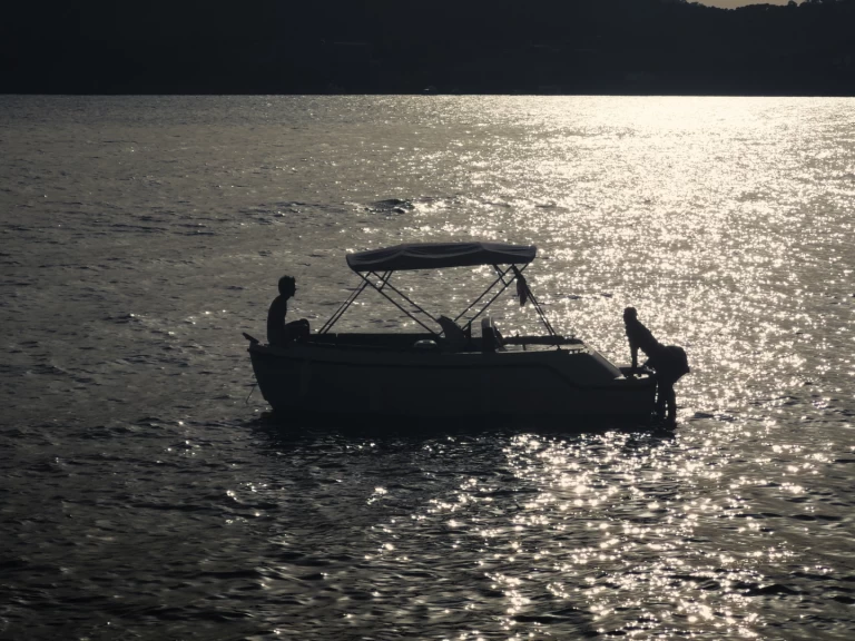 Hire a AQUA AQUA 515 Santa Ponsa