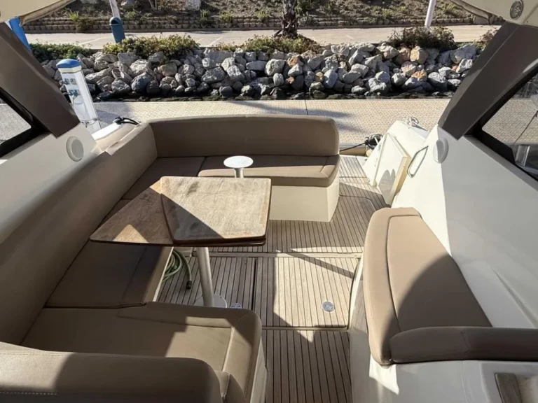 Hire Motorboat with or without skipper Jeanneau Hyères