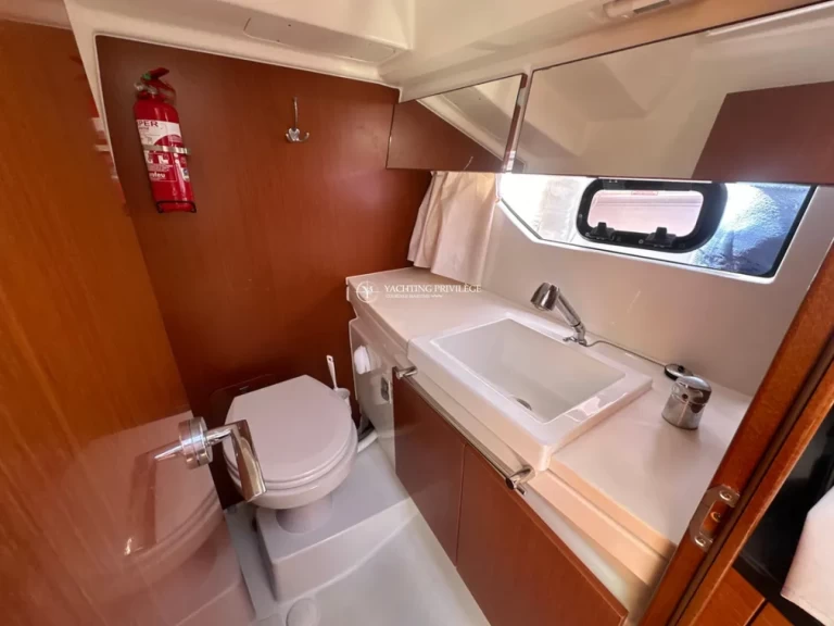 Motorboat to hire Hyères at the best price