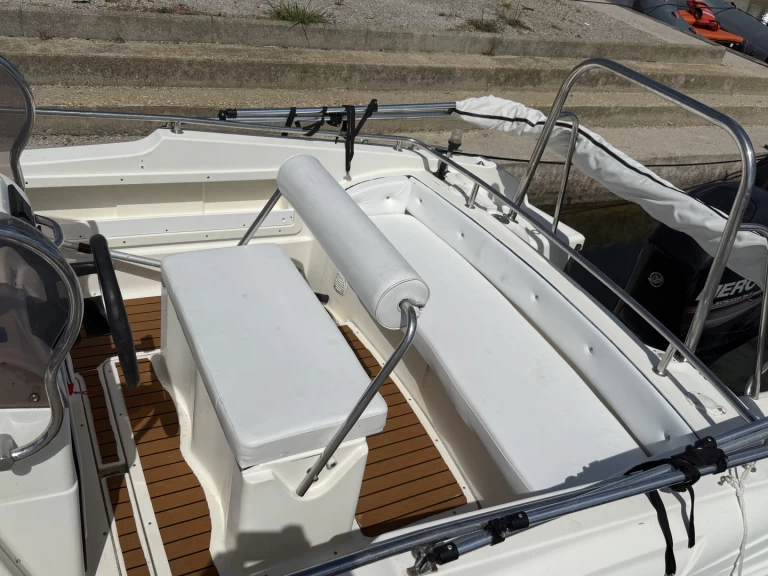 Hire a Ranieri Millennium 18.20 Pérols