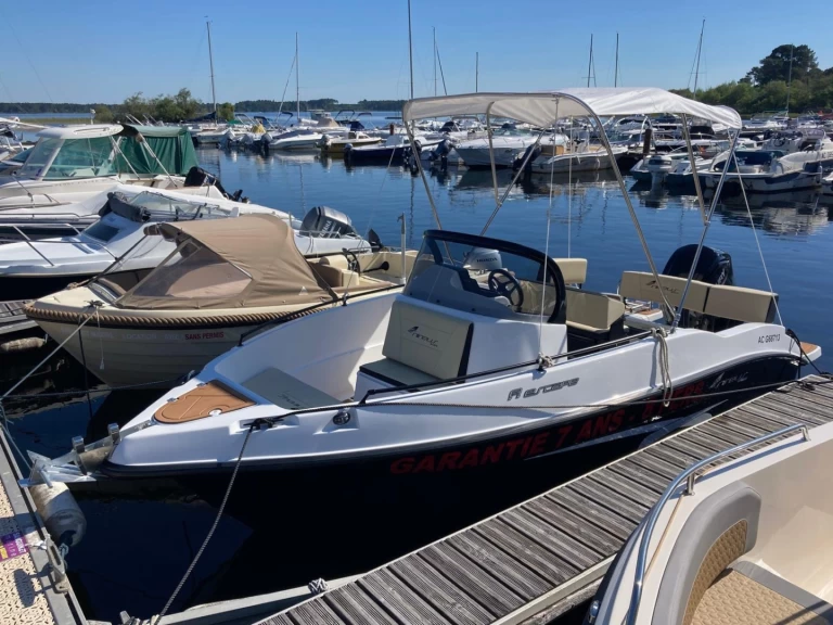 Nireus 53 Escape charter bareboat or skippered in  Sanguinet