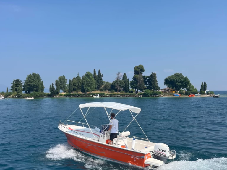 Yacht charter Manerba del Garda - Venere Relax on SamBoat