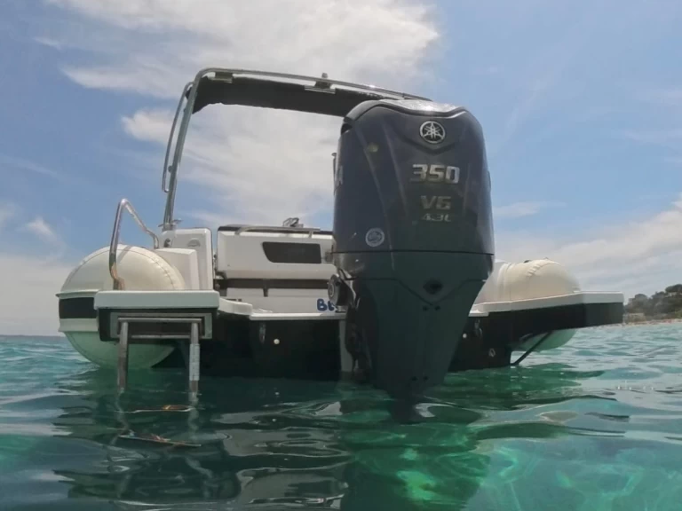 Charter a Joker Boat Clubman 28 in Port du Lavandou on Samboat