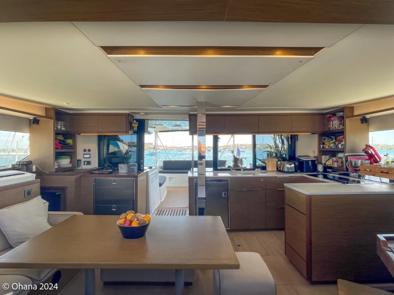 Charter a Lagoon Lagoon 46 in Pointe-à-Pitre on Samboat