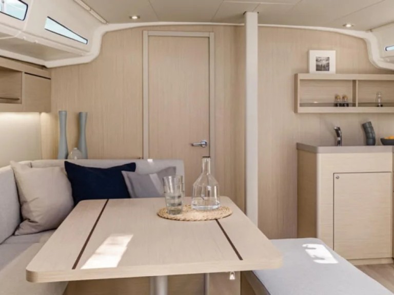 Hire Sailboat Bénéteau with a boat licence