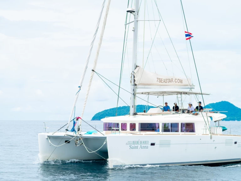 Catamaran to hire Ao Chalong at the best price