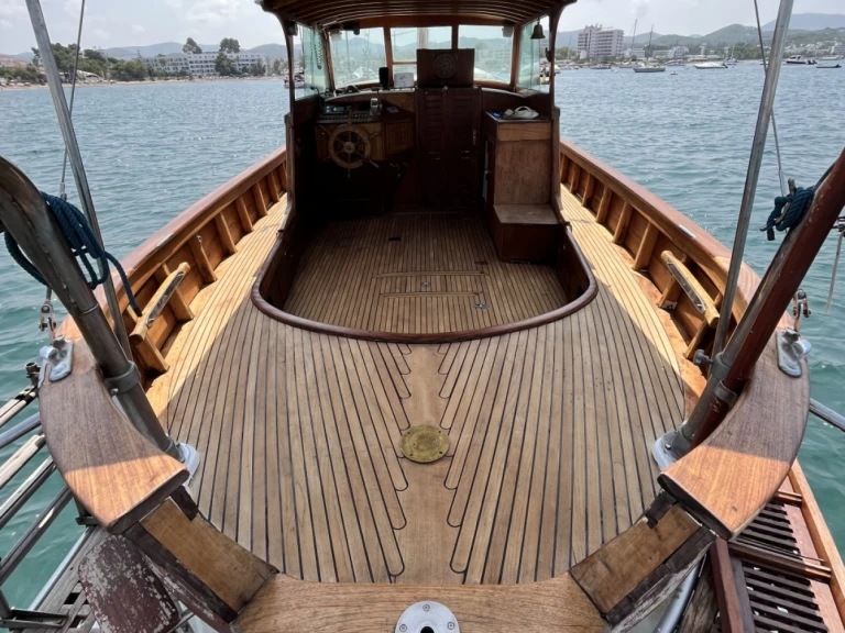 Yacht hire Sant Antoni de Portmany cheap Motoverelo