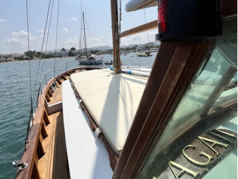 Sailboat hire in Sant Antoni de Portmany - Cantiere Di Pinto Antonio Motoverelo