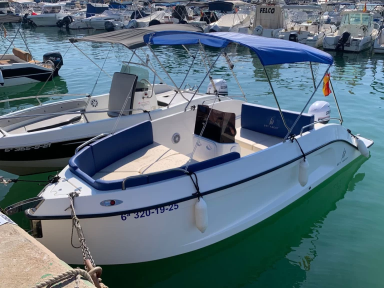 Yacht charter Puerto Marina Benalmadena - Bey Yacht 18 on SamBoat