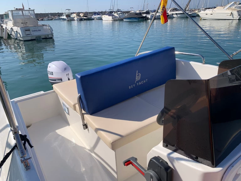 Motorboat to hire Puerto Marina Benalmadena at the best price
