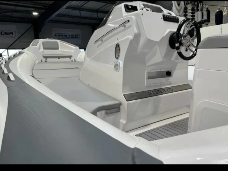 Charter a Master Master 775 in Sète on Samboat
