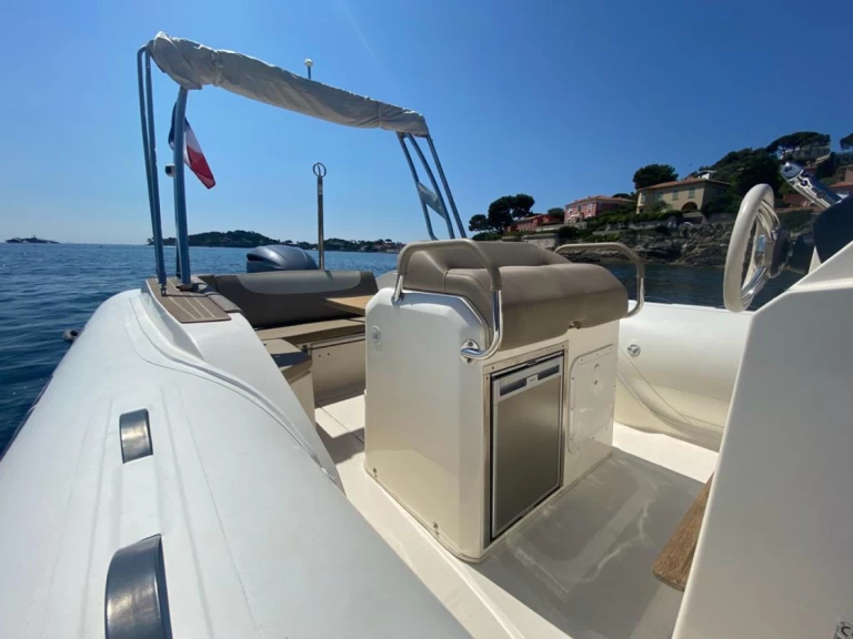 Yacht charter Antibes - Capelli Tempest 775 on SamBoat