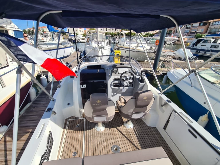 Motorboat hire in Saint-Cyprien - Jeanneau Cap camarat 6.5 wa s2