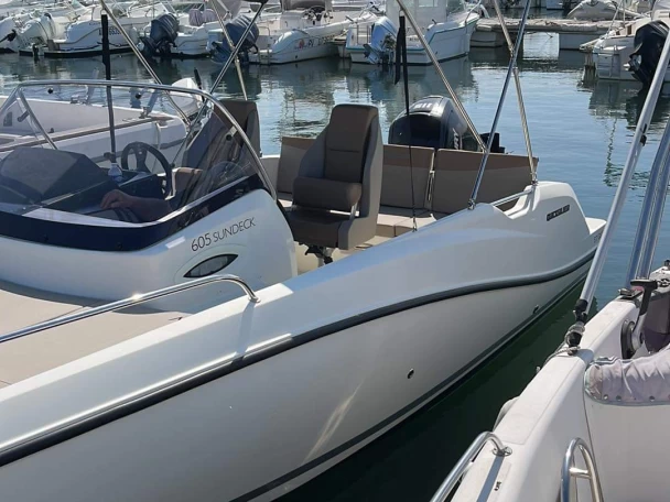 Quicksilver Activ 605 Sundeck charter bareboat or skippered in  Argelès-sur-Mer