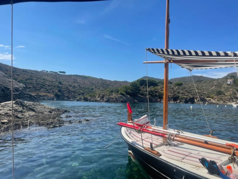 Charter a Pascual sole diesel in Cadaqués on Samboat