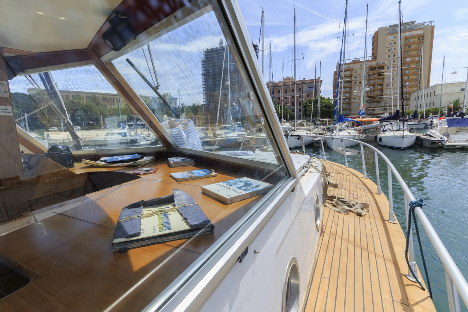 Yacht hire Cagliari Port cheap STELVIO CS287/D