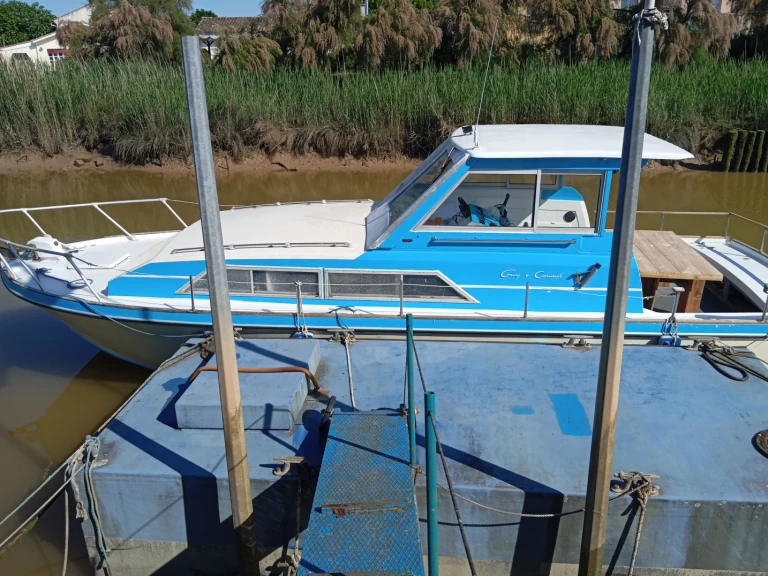 Guy Couach 920 charter bareboat or skippered in  Valeyrac