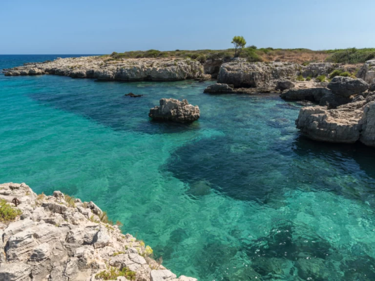 Hire Motorboat Megamar with a boat licence