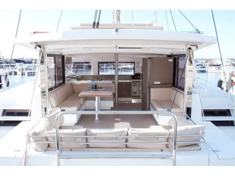 Yacht charter Castellammare di Stabia - Bali Bali 4.3 on SamBoat