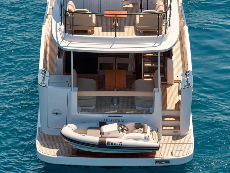 Luxury Yacht to hire Podstrana at the best price