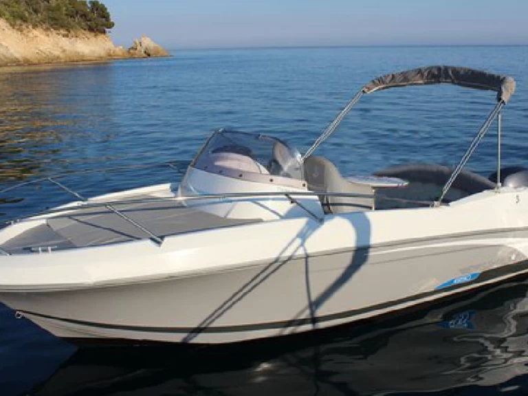 Hire Motorboat with or without skipper Bénéteau Mandelieu-la-Napoule