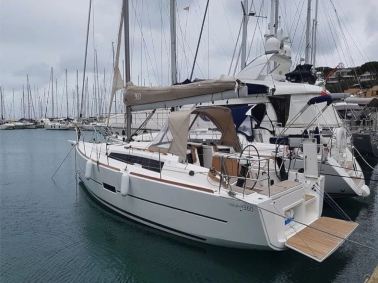 Sailboat hire in Sant Antoni de Portmany - Dufour Dufour 360 Grand Large