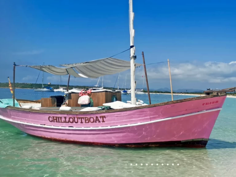 Hire a Llaut Tradicional La Savina