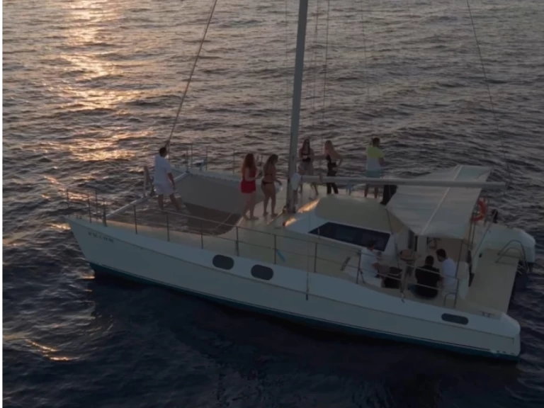 Catamaran hire in Playa de San Juan - Fountaine Pajot Louisiane 37