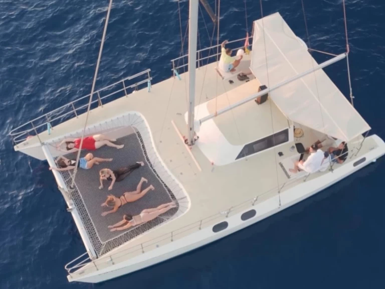 Hire Catamaran Fountaine Pajot with a boat licence