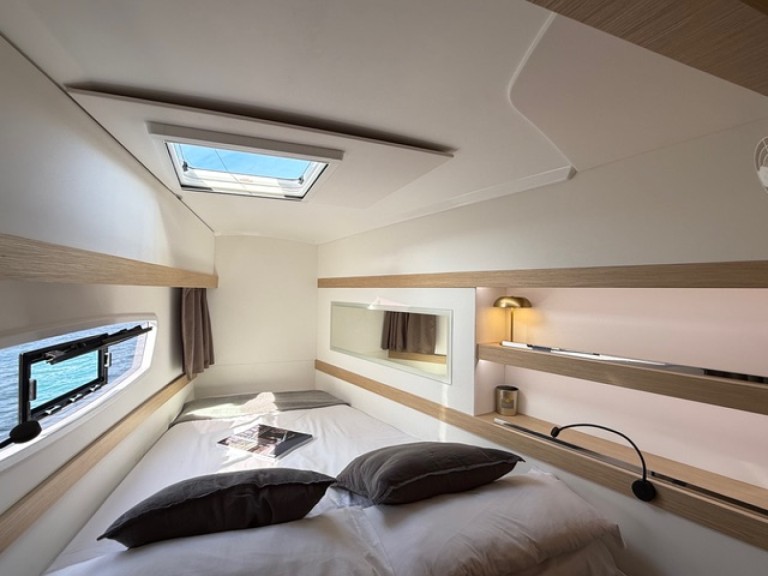 Catamaran hire in Sant Antoni de Portmany - Fountaine Pajot Isla 40