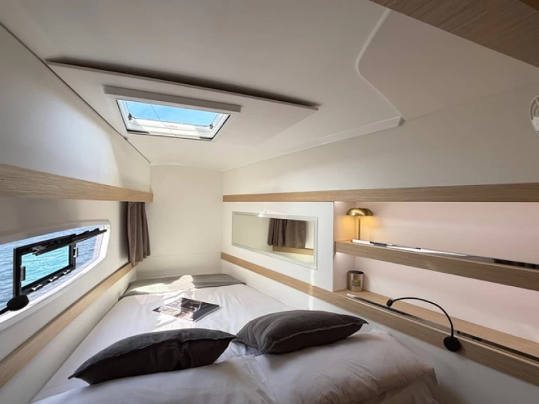 Catamaran hire in Sant Antoni de Portmany - Fountaine Pajot Isla 40