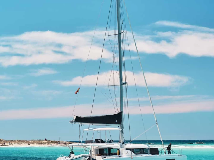 Yacht charter Sant Antoni de Portmany - Lagoon Lagoon 46 on SamBoat
