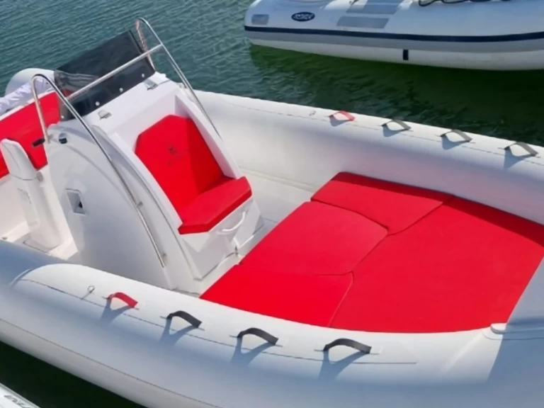 Yacht hire Porto Siracusa cheap 23